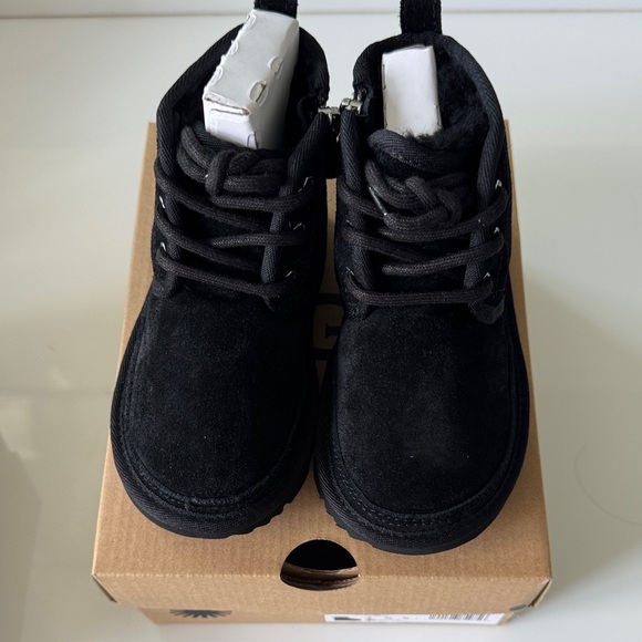Ugg Neumel II Boots - Picture 1 of 8